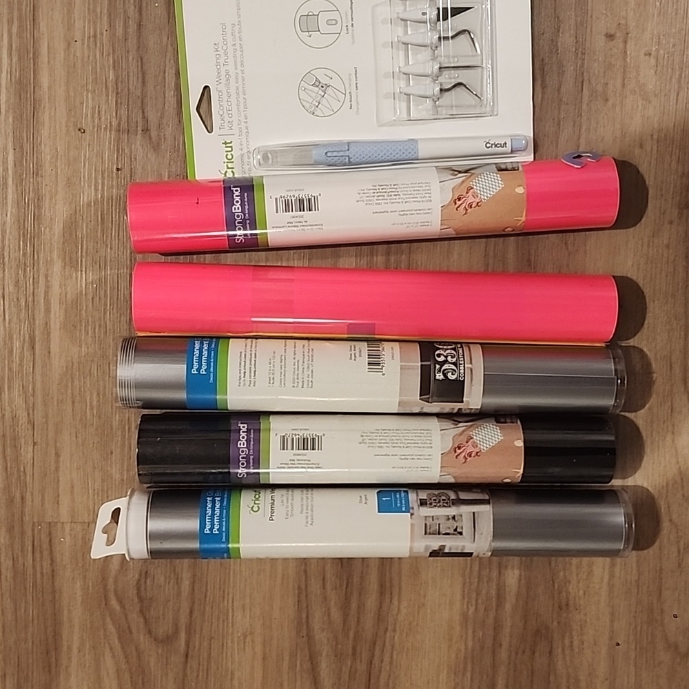Circut starter bundle with tools - Picture 3 of 3